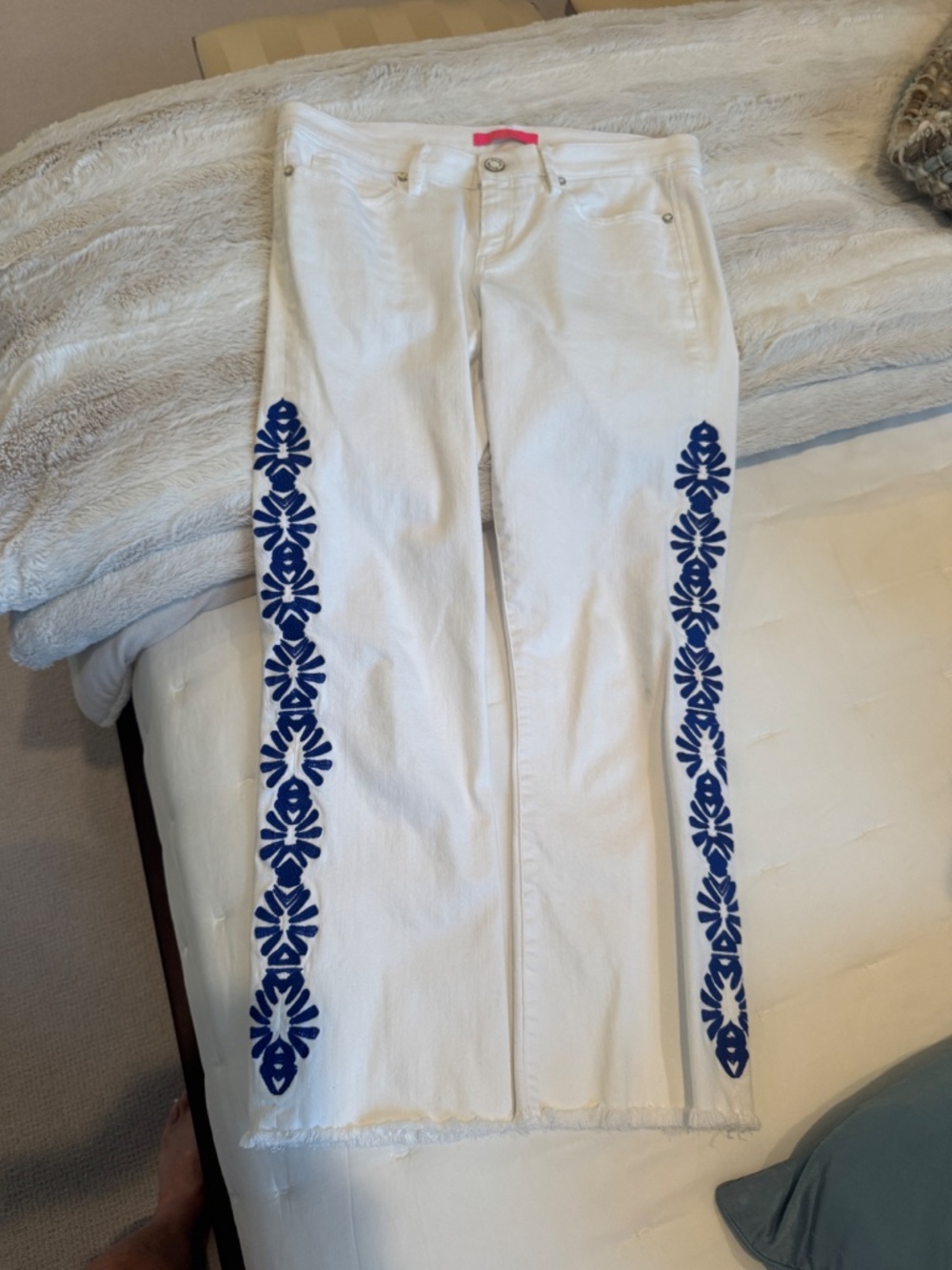 Lily Pulitzer South Ocean Crop Flare Jeans, White with blue embroidery size 10